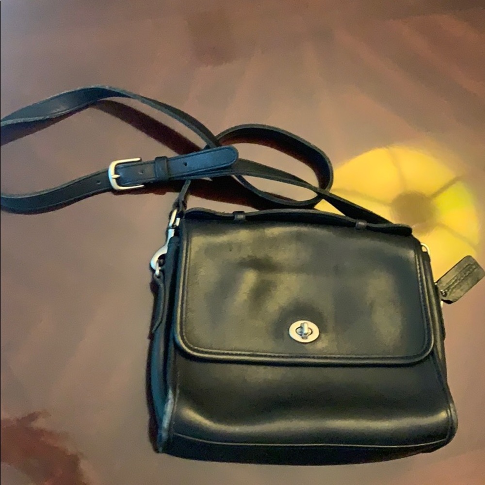BLACK LEATHER COACH PURSE